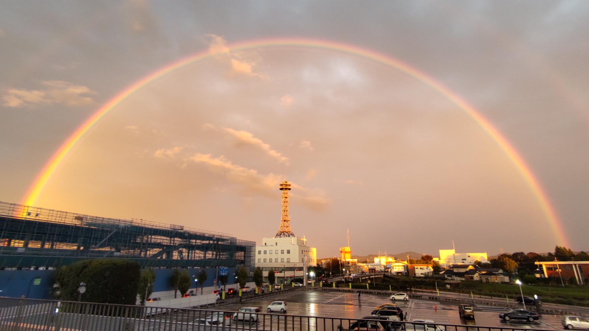 雨上がりの夕暮れ