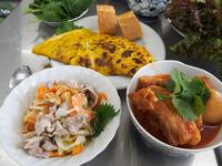 三品のベトナム料理の写真