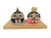 自然素材で作ったおひなさまの写真です。