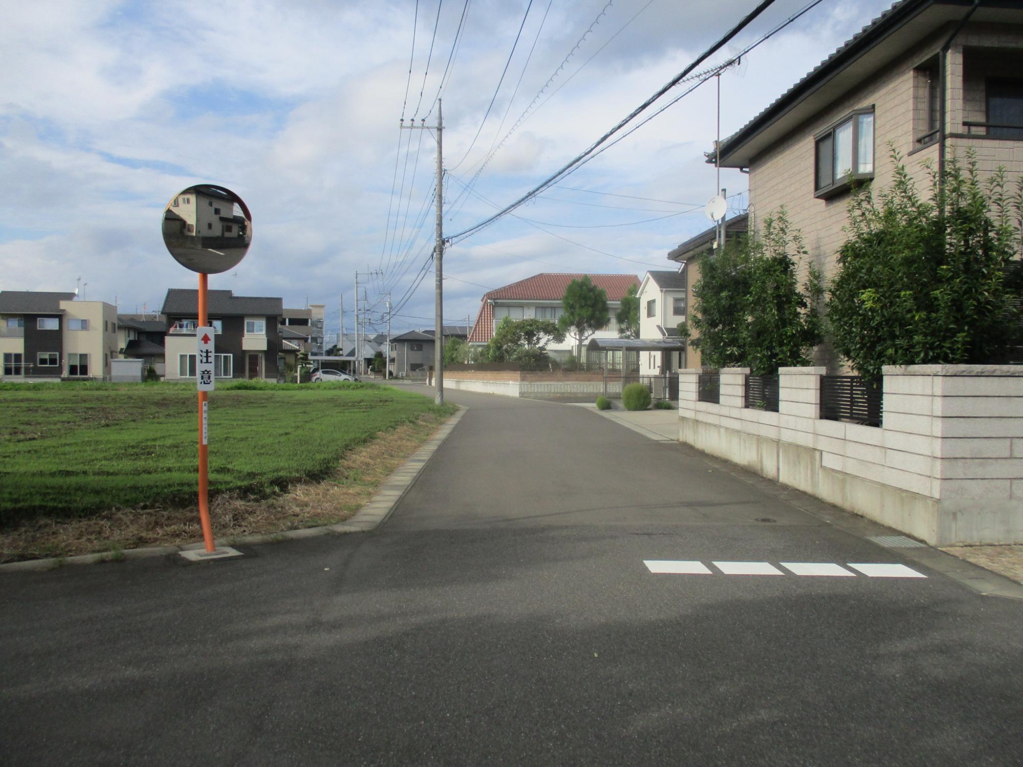 長田地区施工後のミラーや道路が整備された写真