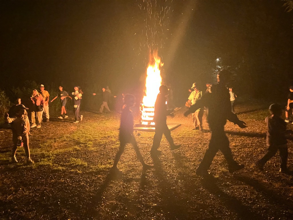 リーダーキャンプキャンプファイヤーの様子