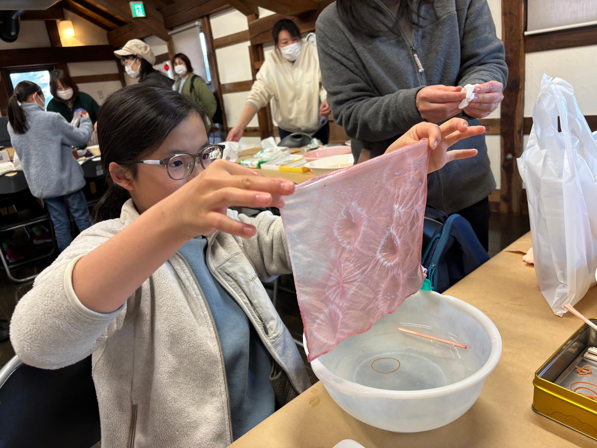 「真岡のいちごで染めよう」