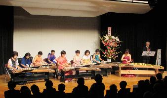 箏桜会発表会の様子