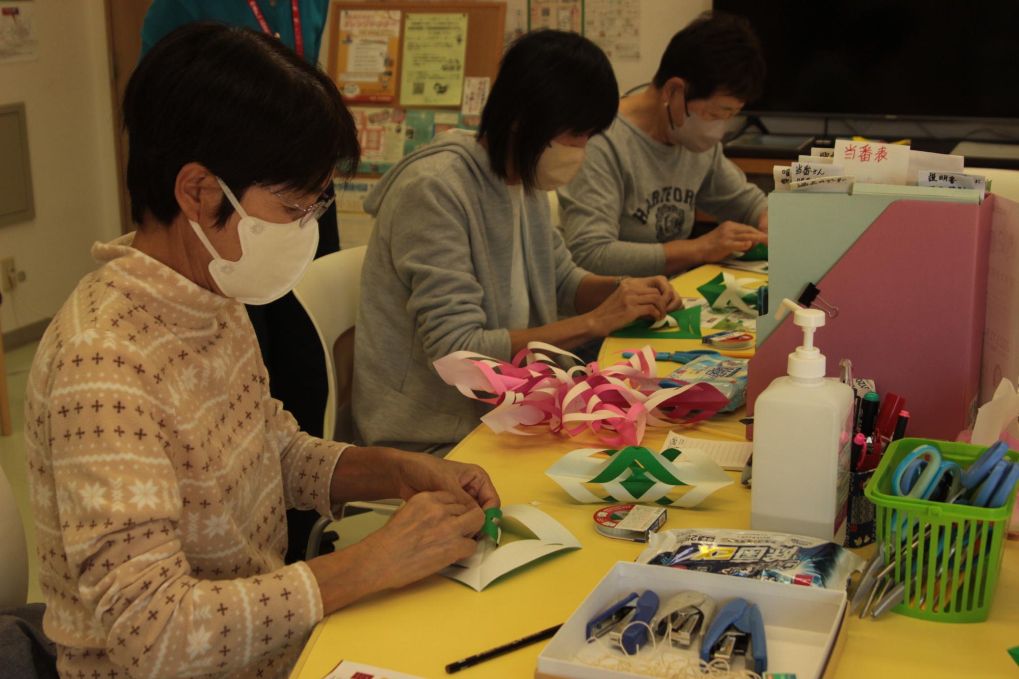 まちなか保健室健康講座「折り紙で雪の結晶を作ろう！」