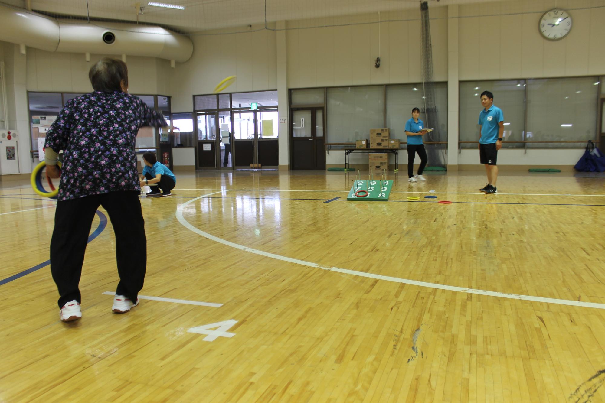 輪投げ競技の様子