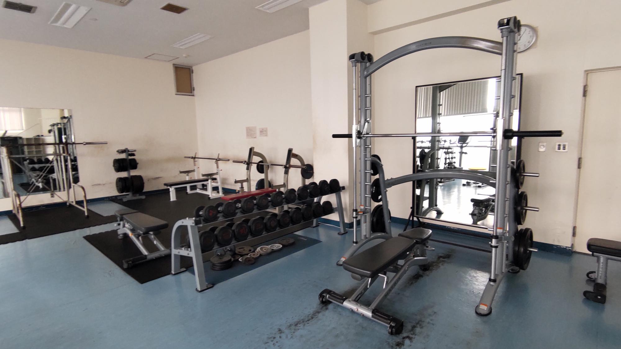 総合体育館トレーニング室03