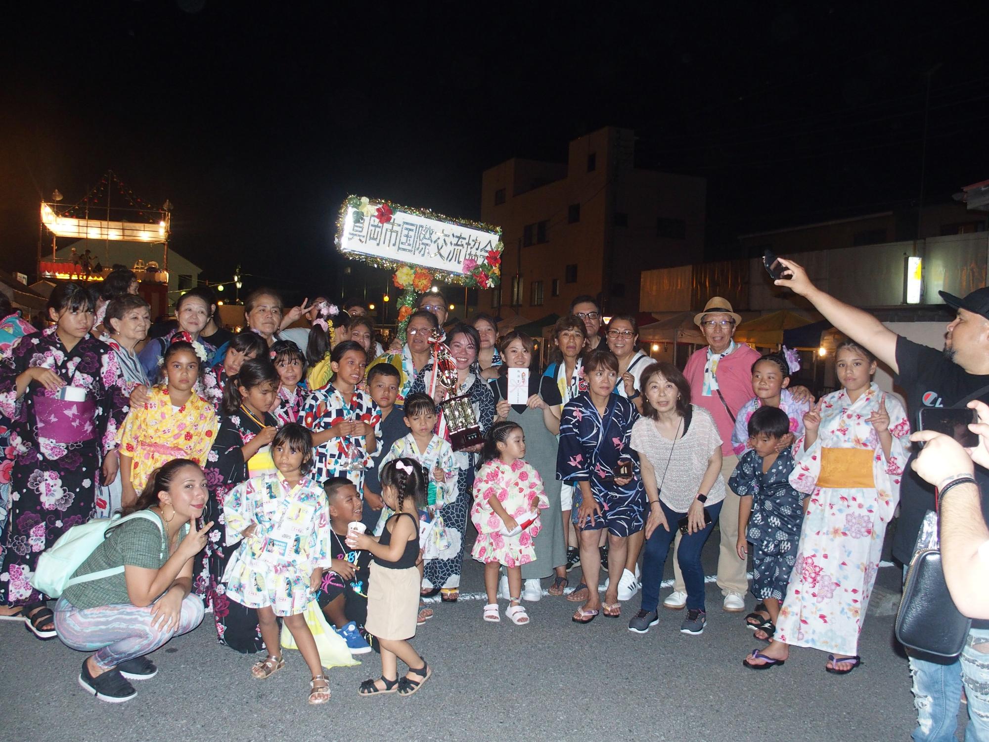 もおか木綿踊り集合写真