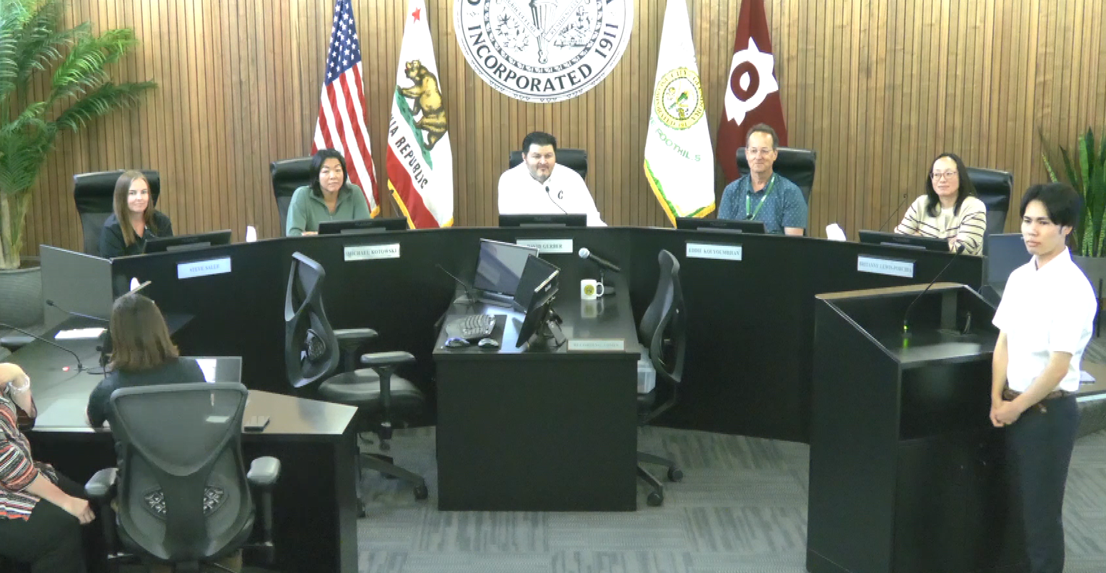 インターン生活動