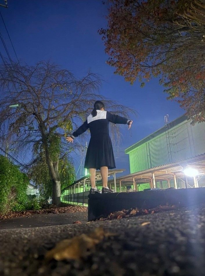 青春フォトコン応募写真で特別賞をとった、高校生の後ろ姿の写真